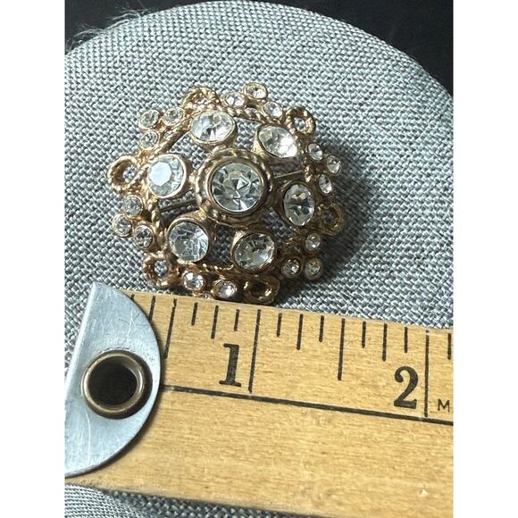 Vintage Clear Rhinestone Gold Tone Brooch Lapel Scarf Pin Round Cocktail Career - Picture 3 of 4